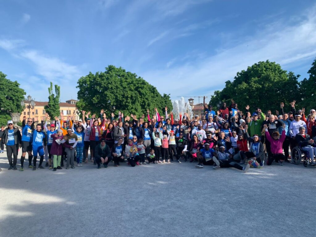 Squadra "Ognuno con il suo passo per il Kenya" alla Padova Marathon 2024