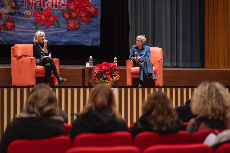 caregiver a spasso con dory